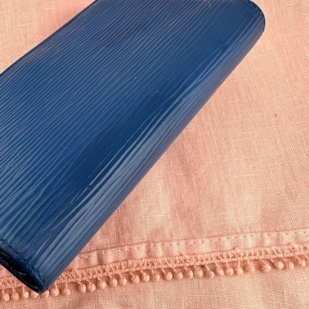 AUTHENTIC Louis Vuitton Epi Porte Monnaie Billets Tresor Wallet. Toledo Blue - Picture 10 of 16